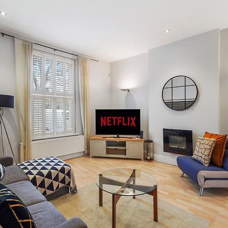 Pristine Stylish Townhouse On The Stray! - Sleeps 9 Villa Harrogate Eksteriør billede