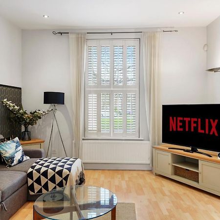 Pristine Stylish Townhouse On The Stray! - Sleeps 9 Villa Harrogate Eksteriør billede