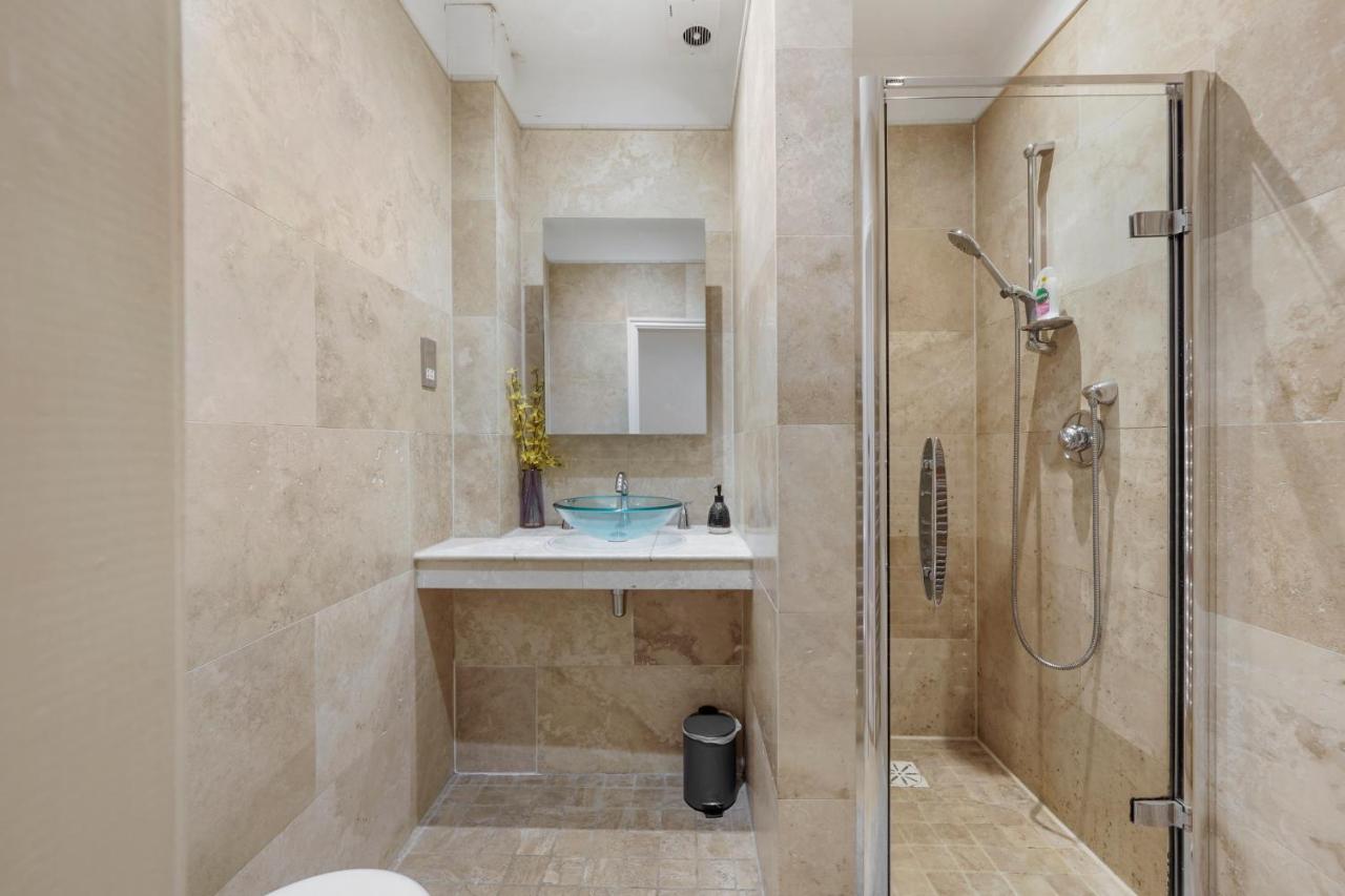 Pristine Stylish Townhouse On The Stray! - Sleeps 9 Villa Harrogate Eksteriør billede