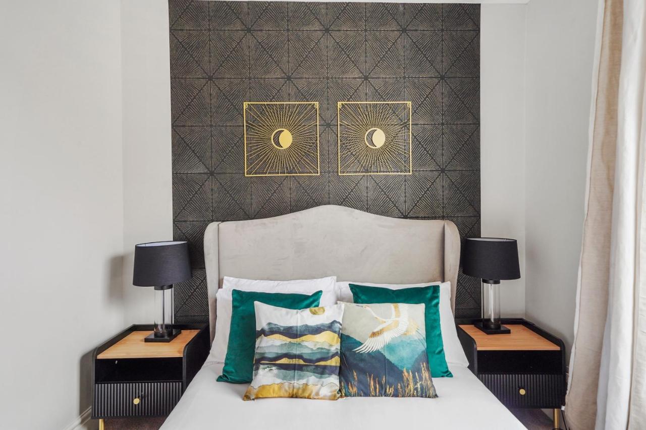 Pristine Stylish Townhouse On The Stray! - Sleeps 9 Villa Harrogate Eksteriør billede