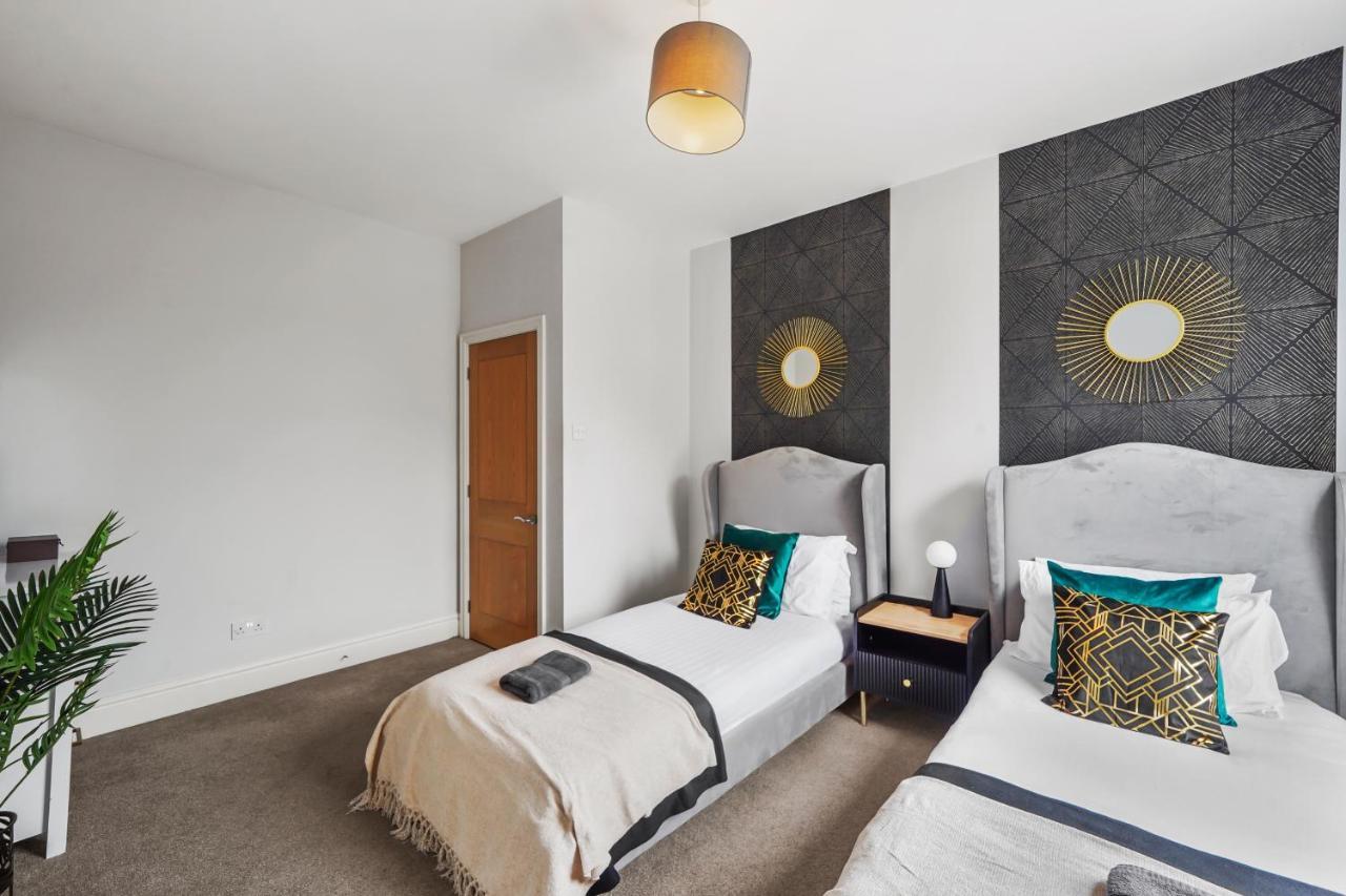 Pristine Stylish Townhouse On The Stray! - Sleeps 9 Villa Harrogate Eksteriør billede