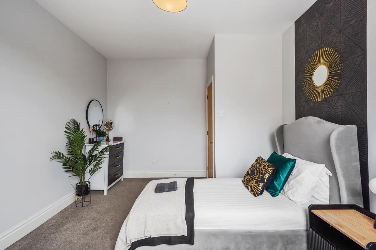 Pristine Stylish Townhouse On The Stray! - Sleeps 9 Villa Harrogate Eksteriør billede